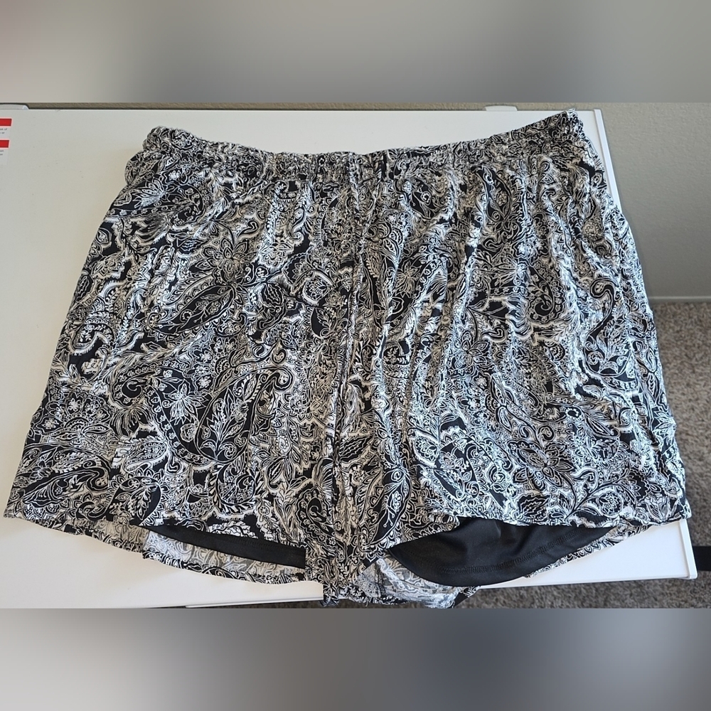 Torrid Size 2 Boho Pull On Shorts NWT Flowy Summer Festival - Picture 3 of 4